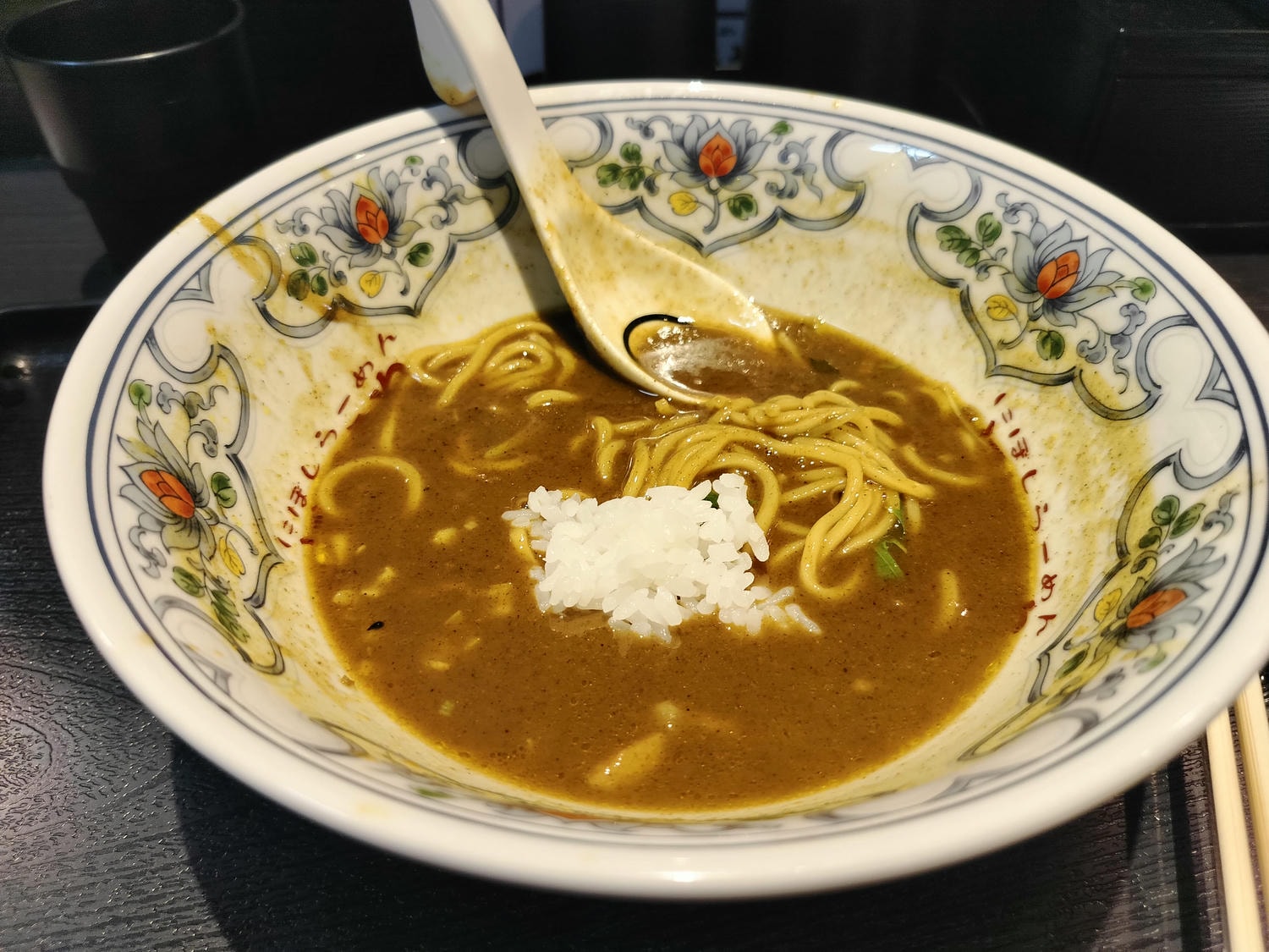 在地人帶路熊本市區拉麵┃下通商店街「黑亭拉麵」「中華風-味千拉麵」「深夜赤組拉麵580日幣超親民」鯷魚拉麵にぼらや - 第55張圖 在地人帶路熊本市區拉麵┃下通商店街「黑亭拉麵」「中華風-味千拉麵」「深夜赤組拉麵580日幣超親民」鯷魚拉麵にぼらや