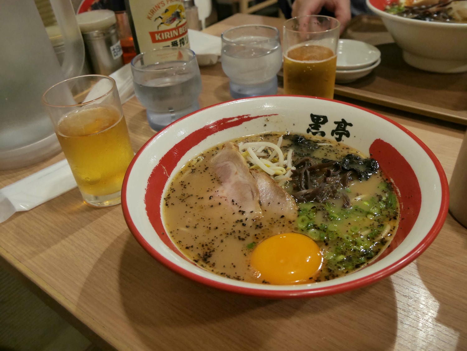 在地人帶路熊本市區拉麵┃下通商店街「黑亭拉麵」「中華風-味千拉麵」「深夜赤組拉麵580日幣超親民」鯷魚拉麵にぼらや - 第9張圖 在地人帶路熊本市區拉麵┃下通商店街「黑亭拉麵」「中華風-味千拉麵」「深夜赤組拉麵580日幣超親民」鯷魚拉麵にぼらや