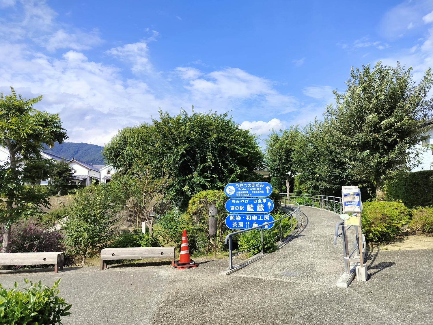 德島景點┃回到過去超有FU「美馬脇町卯建老街」藍染富商防火袖壁建築 竹雕阿波舞手作藍染 吃義大利麵 JR穴吹站