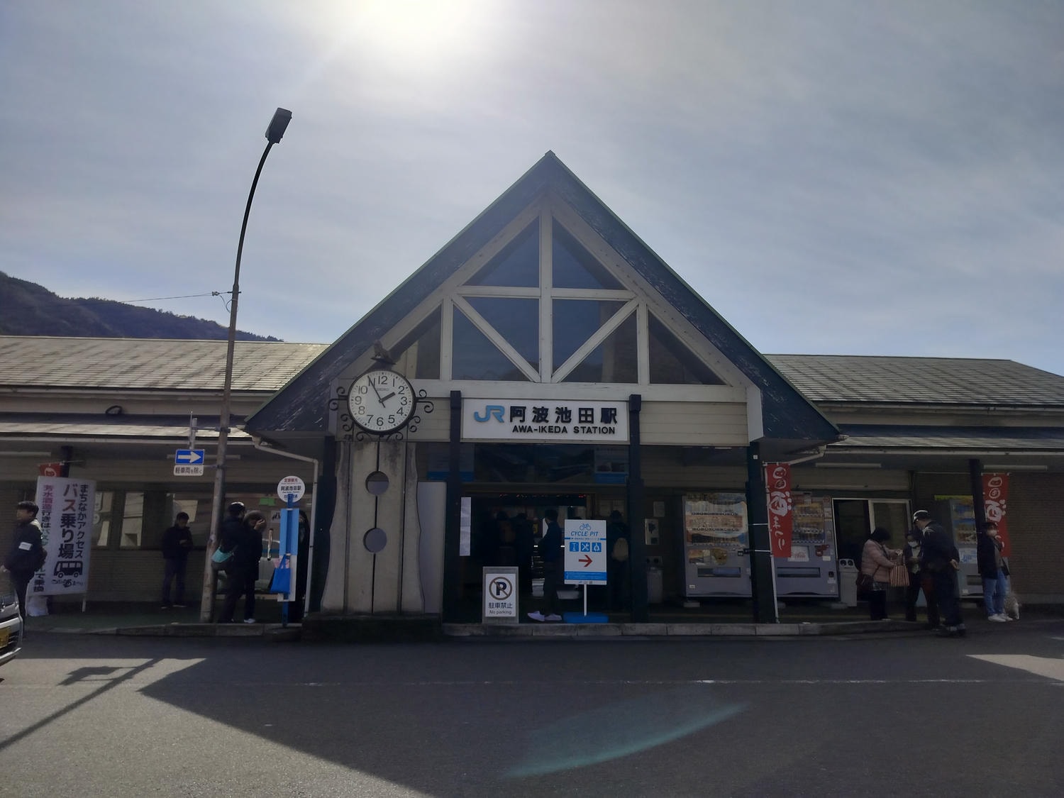 德島住宿┃JR四國直營「4S Stay」系列 古民家包棟 古民家和室旅館 文青洋室旅宿 德島JR阿波池田站 藥粧超市餐廳