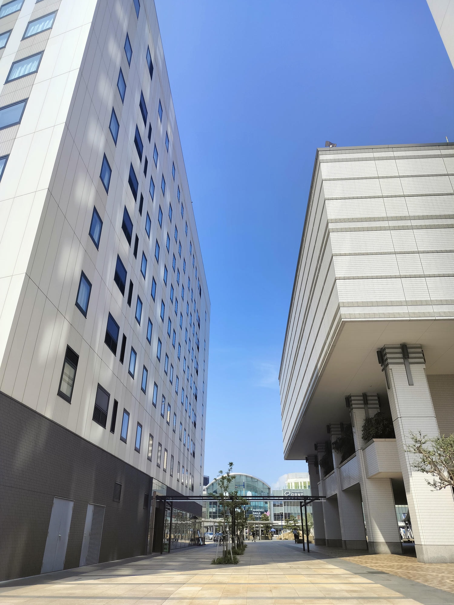 香川住宿┃JR高松站前 特色建築高松克雷緬特酒店 (JR Clement Inn)高松港跳島 高松站逛超市藥粧無印良品