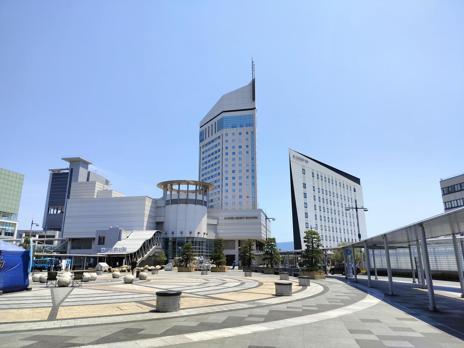 香川住宿┃JR高松站前 特色建築高松克雷緬特酒店 (JR Clement Inn)高松港跳島 高松站逛超市藥粧無印良品