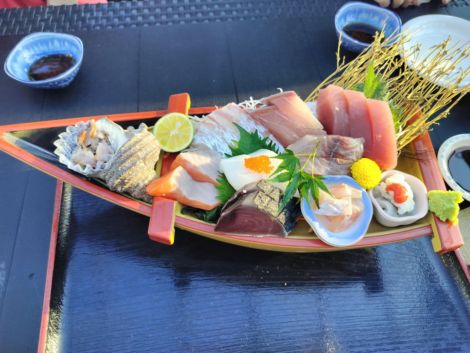 來四國德島煮魯肉飯┃釣魚餐廳新鮮納得市(新鮮なっとく市)亞州美食祭 台灣人煮魯肉飯 大雞排 地瓜球 麻婆豆腐美味登場