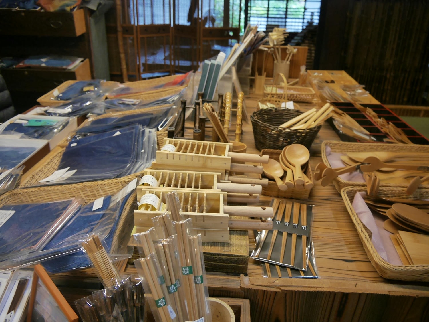 德島景點┃回到過去超有FU「美馬脇町卯建老街」藍染富商防火袖壁建築 竹雕阿波舞手作藍染 吃義大利麵 JR穴吹站