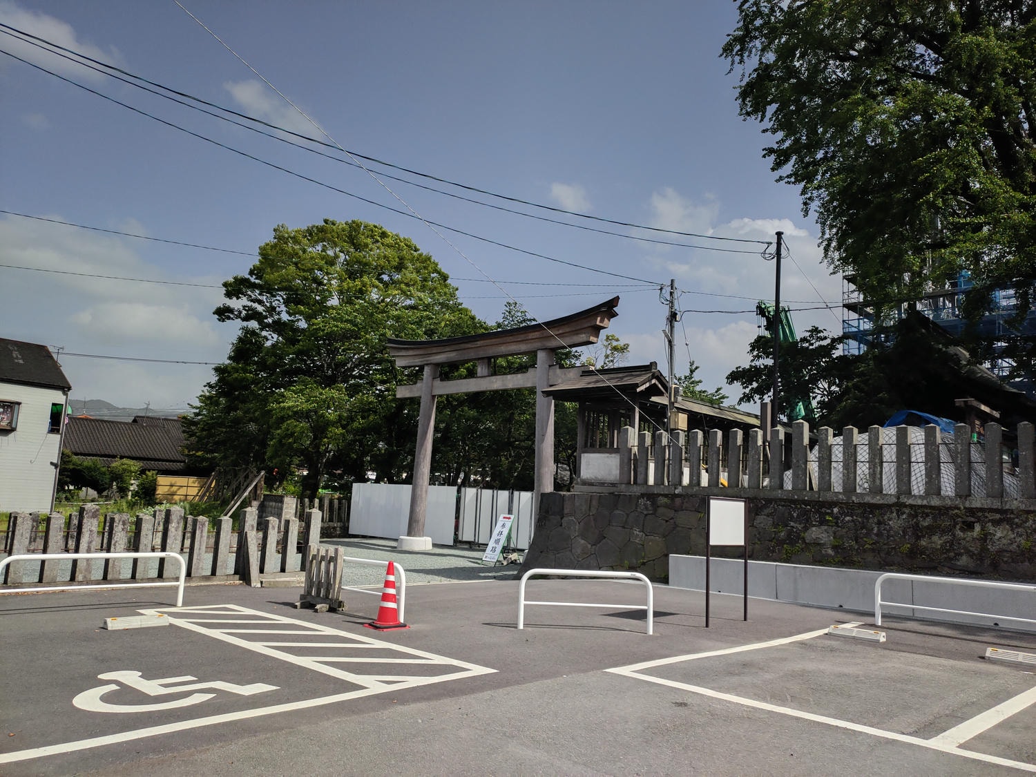 熊本景點┃阿蘇自由行 阿蘇神社(2024開放) 門前町商店街 丹波屋花布水占卜籤 阿蘇牛奶泡芙 古物店 JR宮地站步行可達 - 第3張圖 熊本景點┃阿蘇自由行 阿蘇神社(2024開放) 門前町商店街 丹波屋花布水占卜籤 阿蘇牛奶泡芙 古物店 JR宮地站步行可達