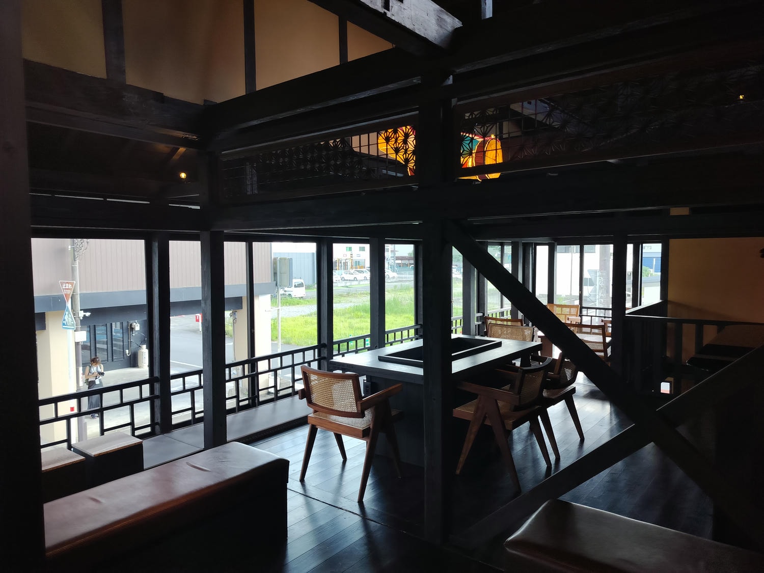 熊本餐廳人吉┃百年老店松田鰻屋(松田うなぎ屋)嚴選鰻魚炭火慢烤有停車場 古民家特色-麻葉咖啡