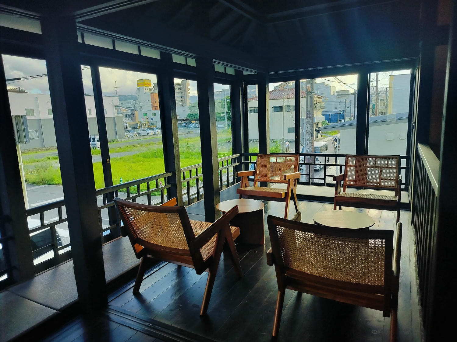 熊本餐廳人吉┃百年老店松田鰻屋(松田うなぎ屋)嚴選鰻魚炭火慢烤有停車場 古民家特色-麻葉咖啡