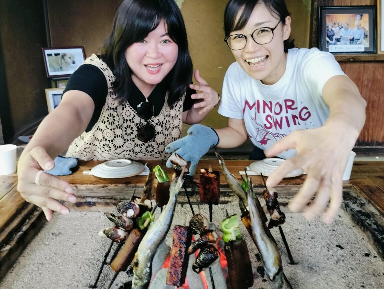 熊本自由行南阿蘇┃深山傳統鄉土料理「高森田樂保存會」圍爐碳烤味噌魚豆腐蒟蒻景色美 走1分到上色見熊野座神社 - 第14張圖 熊本自由行南阿蘇┃深山傳統鄉土料理「高森田樂保存會」圍爐碳烤味噌魚豆腐蒟蒻景色美 走1分到上色見熊野座神社