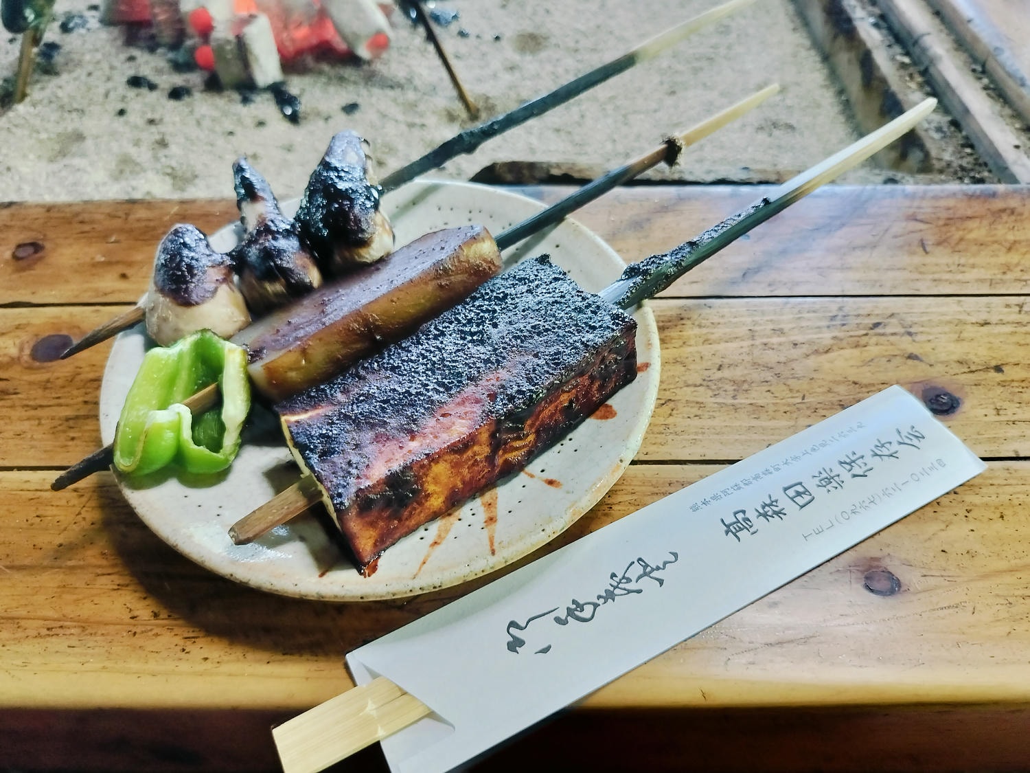 熊本自由行南阿蘇┃深山傳統鄉土料理「高森田樂保存會」圍爐碳烤味噌魚豆腐蒟蒻景色美 走1分到上色見熊野座神社 - 第15張圖 熊本自由行南阿蘇┃深山傳統鄉土料理「高森田樂保存會」圍爐碳烤味噌魚豆腐蒟蒻景色美 走1分到上色見熊野座神社