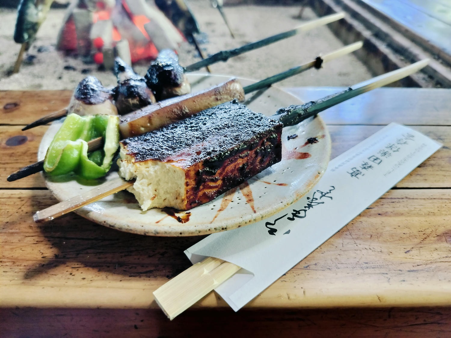 熊本自由行南阿蘇┃深山傳統鄉土料理「高森田樂保存會」圍爐碳烤味噌魚豆腐蒟蒻景色美 走1分到上色見熊野座神社 - 第16張圖 熊本自由行南阿蘇┃深山傳統鄉土料理「高森田樂保存會」圍爐碳烤味噌魚豆腐蒟蒻景色美 走1分到上色見熊野座神社