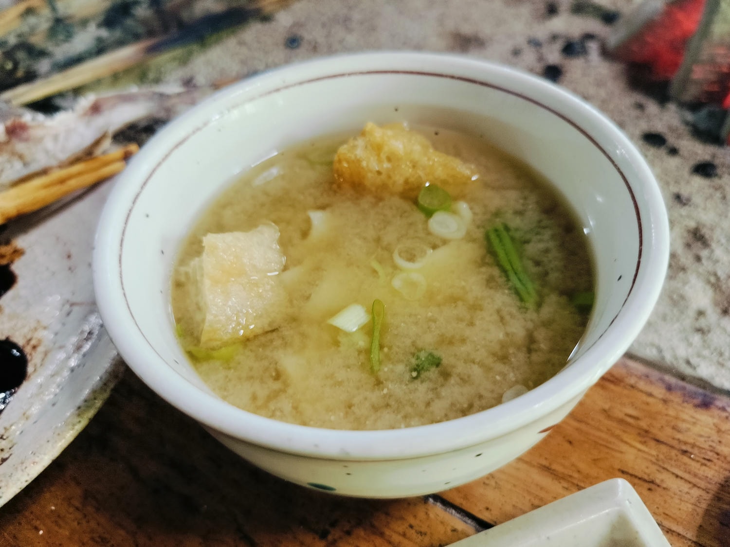 熊本自由行南阿蘇┃深山傳統鄉土料理「高森田樂保存會」圍爐碳烤味噌魚豆腐蒟蒻景色美 走1分到上色見熊野座神社 - 第19張圖 熊本自由行南阿蘇┃深山傳統鄉土料理「高森田樂保存會」圍爐碳烤味噌魚豆腐蒟蒻景色美 走1分到上色見熊野座神社