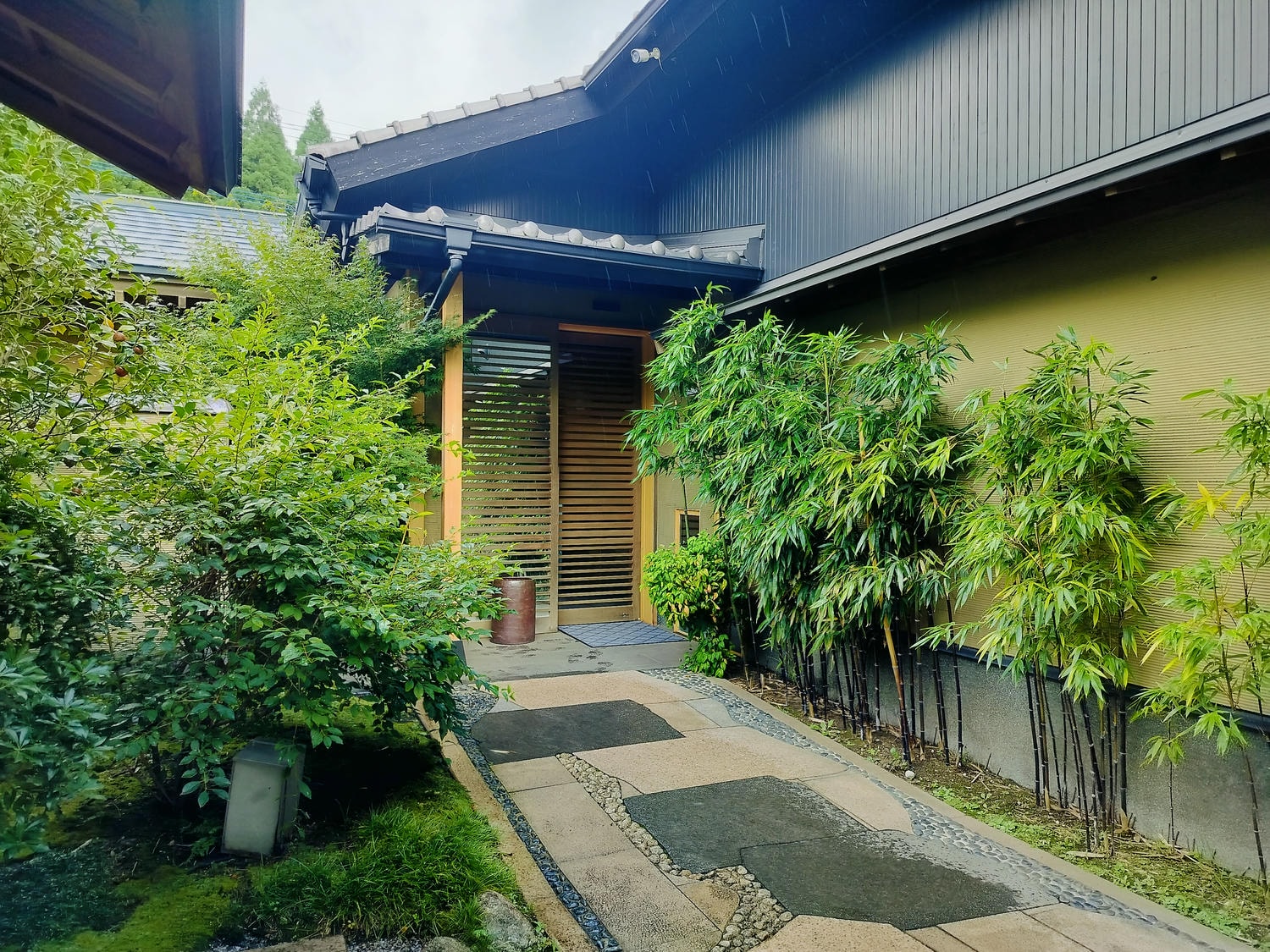 熊本住宿阿蘇┃高級溫泉包棟賞阿蘇五岳「南阿蘇溫泉鄉別邸蘇庵」樓中樓舒適超滿意!一泊二食吃和牛可接送