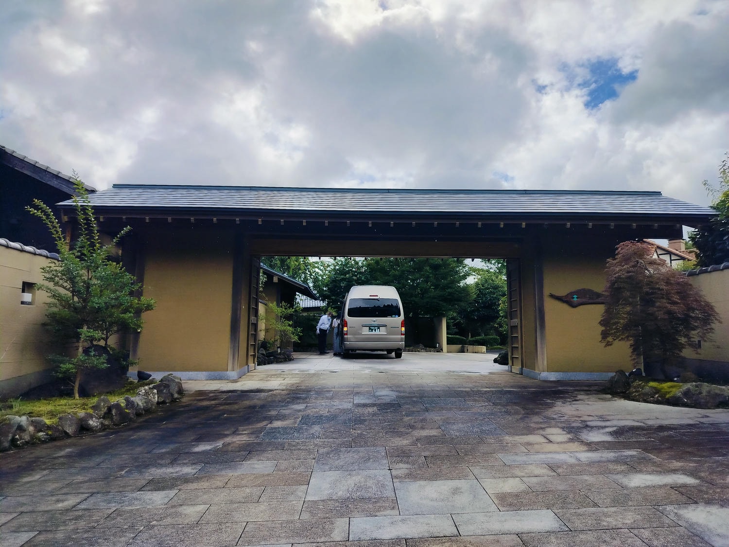 熊本住宿阿蘇┃高級溫泉包棟賞阿蘇五岳「南阿蘇溫泉鄉別邸蘇庵」樓中樓舒適超滿意!一泊二食吃和牛可接送