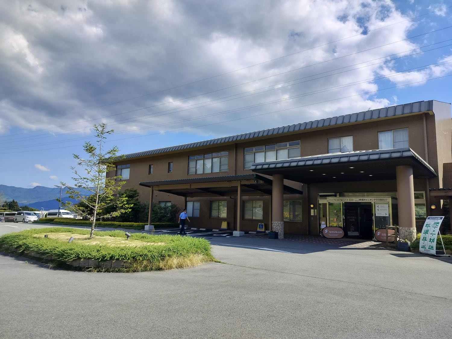 熊本高爾夫渡假住宿┃專業球場-阿蘇TRIAL高爾夫球場渡假村住一晚 天然溫泉一泊二食 阿蘇山包圍美景寧靜