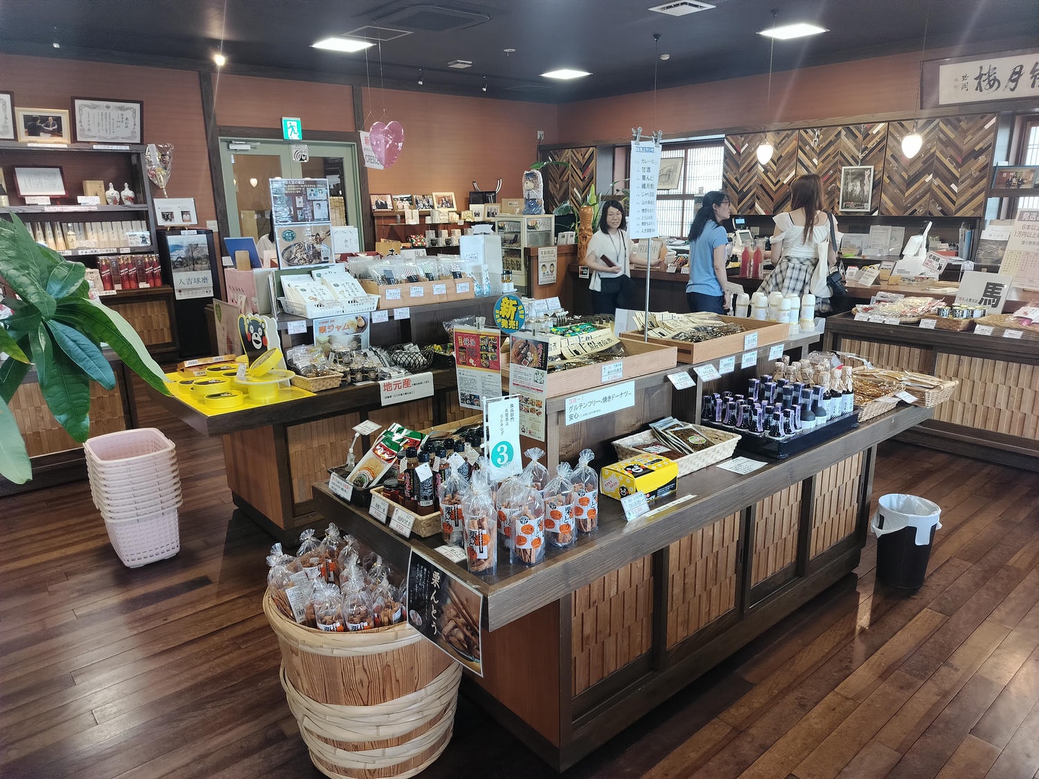 熊本人吉酒造┃球磨川優質水源-百年纖月酒造見學試飲無料-高品質米燒酌推薦買無言 停車場大巴可