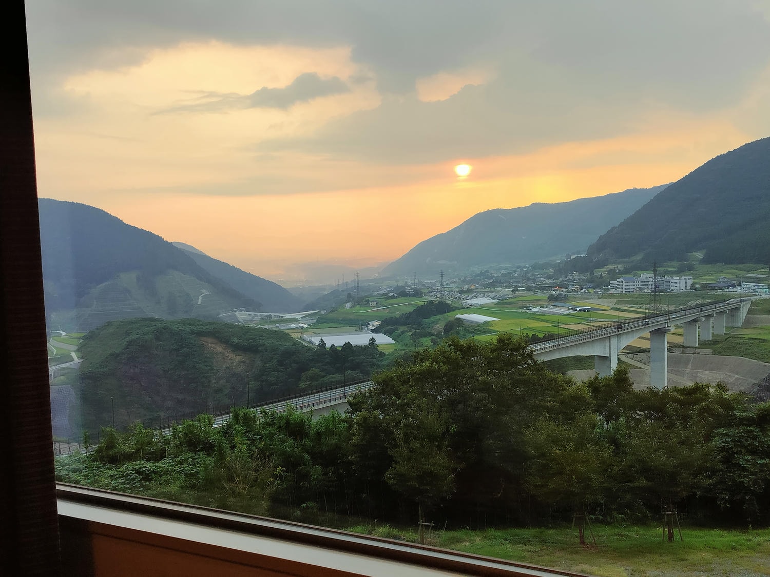 熊本高爾夫渡假住宿┃專業球場-阿蘇TRIAL高爾夫球場渡假村住一晚 天然溫泉一泊二食 阿蘇山包圍美景寧靜