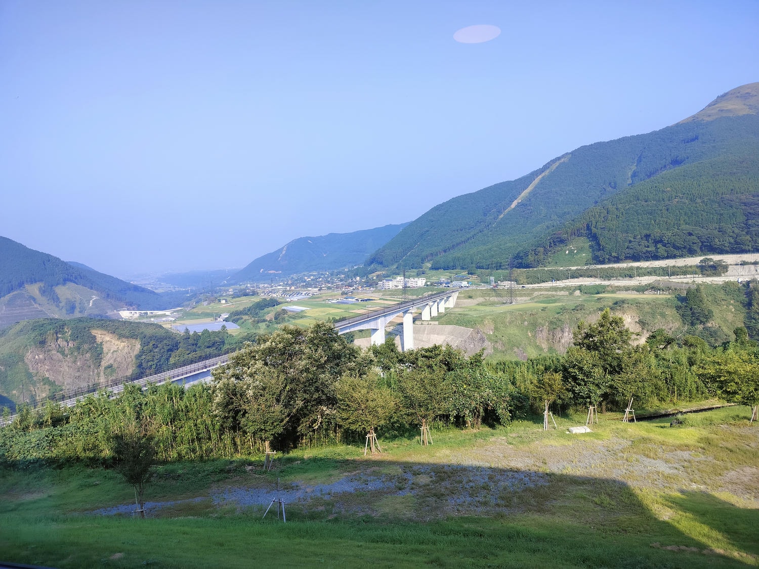 熊本高爾夫渡假住宿┃專業球場-阿蘇TRIAL高爾夫球場渡假村住一晚 天然溫泉一泊二食 阿蘇山包圍美景寧靜