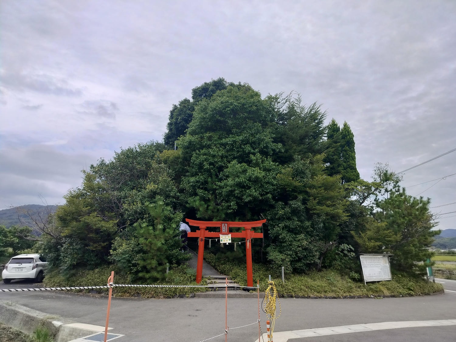 德島景點┃日本最矮天然山「弁天山」標高6.1公尺 30步完美攻頂 日本國土地理院認證! 山頂神社多款御朱印 登頂證明入手 - 第1張圖 德島景點┃日本最矮天然山「弁天山」標高6.1公尺 30步完美攻頂 日本國土地理院認證! 山頂神社多款御朱印 登頂證明入手