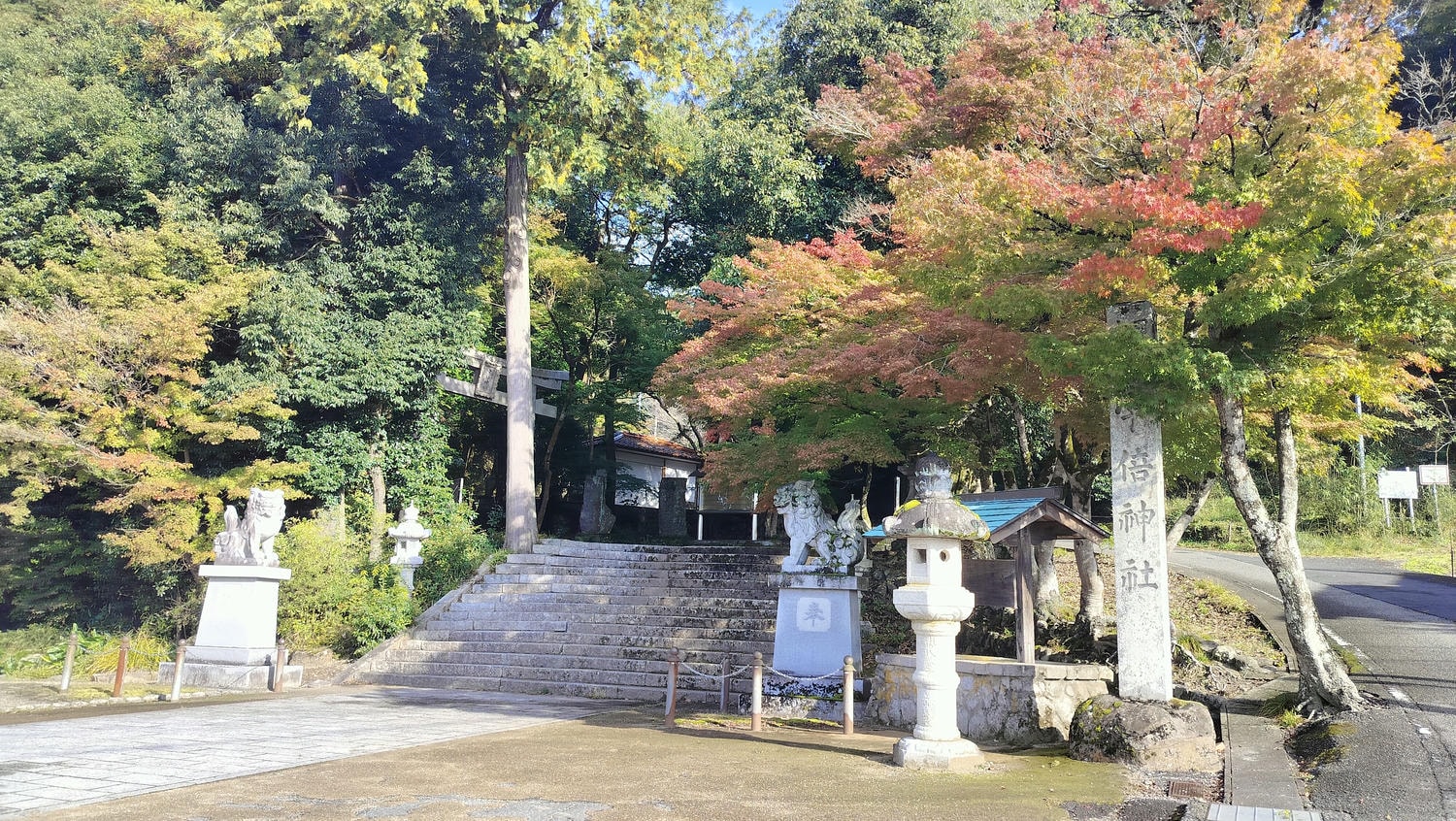 鳥取景點┃楓紅「宇倍神社」日本最早登上紙鈔的神社 生意興隆財運、八頭町「仁王堂大銀杏」600年樹齡 - 第1張圖 鳥取景點┃楓紅「宇倍神社」日本最早登上紙鈔的神社 生意興隆財運、八頭町「仁王堂大銀杏」600年樹齡