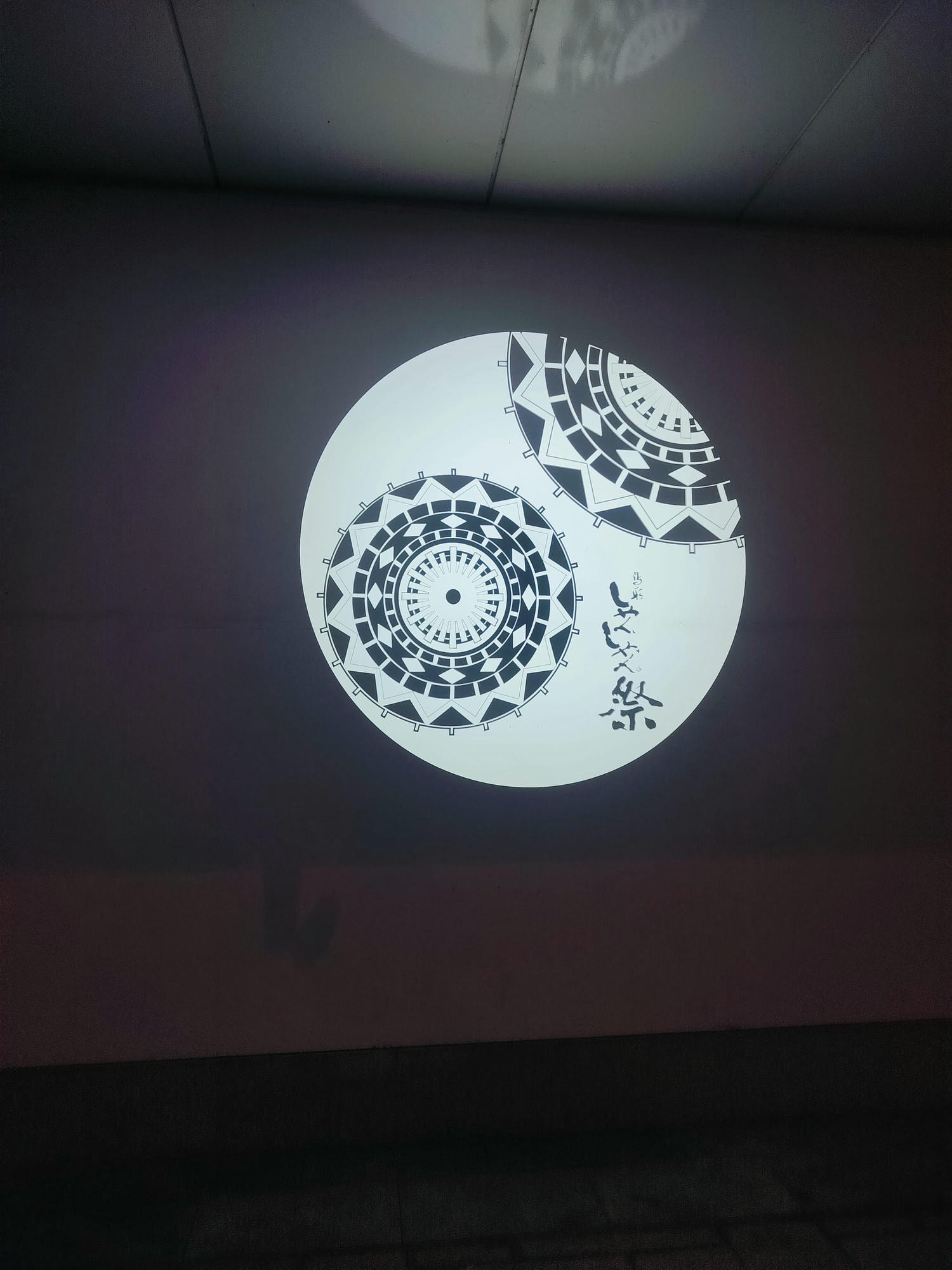 鳥取餐廳┃JR鳥取走3分 鳥取市「肉料理 Nick」和牛饗宴有包廂 金色牛雕像超吸睛 鳥取自由行 鳥取美食