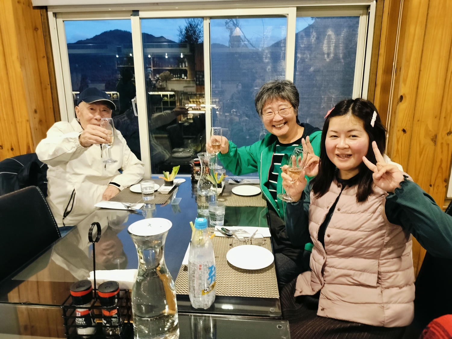 新竹住宿┃標高近2千!雪霸休閒農場住小木屋 冬季雲海一泊三食 手作藍莓果醬 台湾農場宿泊