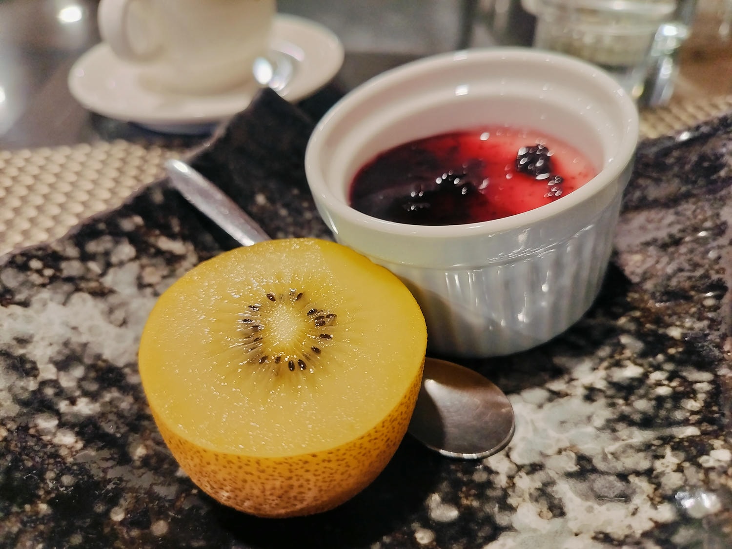 新竹住宿┃標高近2千!雪霸休閒農場住小木屋 冬季雲海一泊三食 手作藍莓果醬 台湾農場宿泊