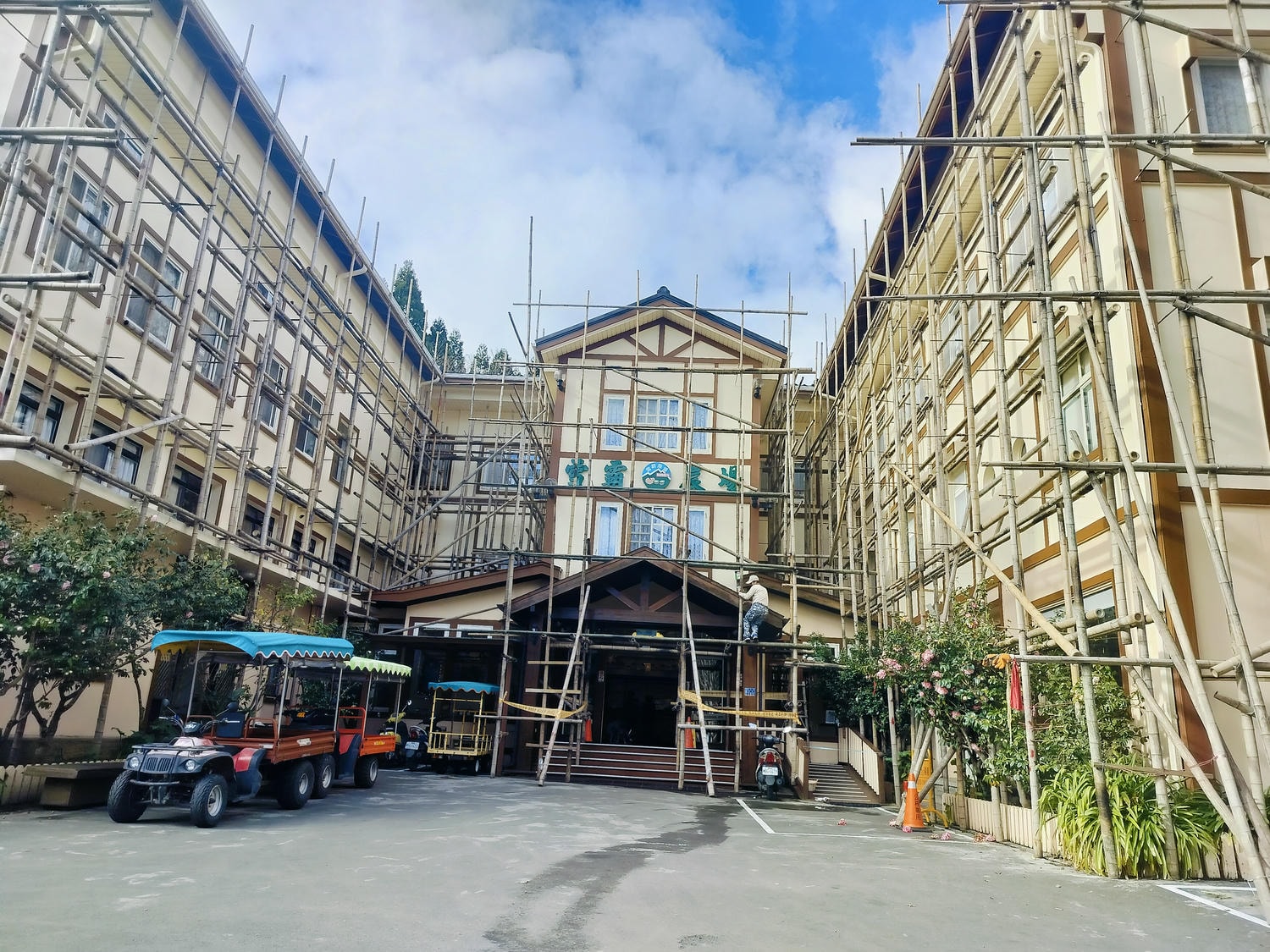 新竹住宿┃標高近2千!雪霸休閒農場住小木屋 冬季雲海一泊三食 手作藍莓果醬 台湾農場宿泊
