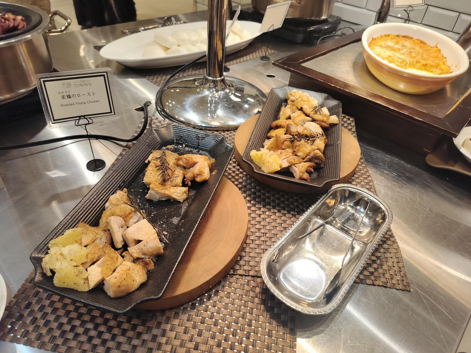 近畿三重旅遊┃親子最愛!!夢想的賽車牆面「主題鈴鹿賽車場飯店」直通賽車場樂園 天然溫泉自助早晚餐超豐富 免費停車