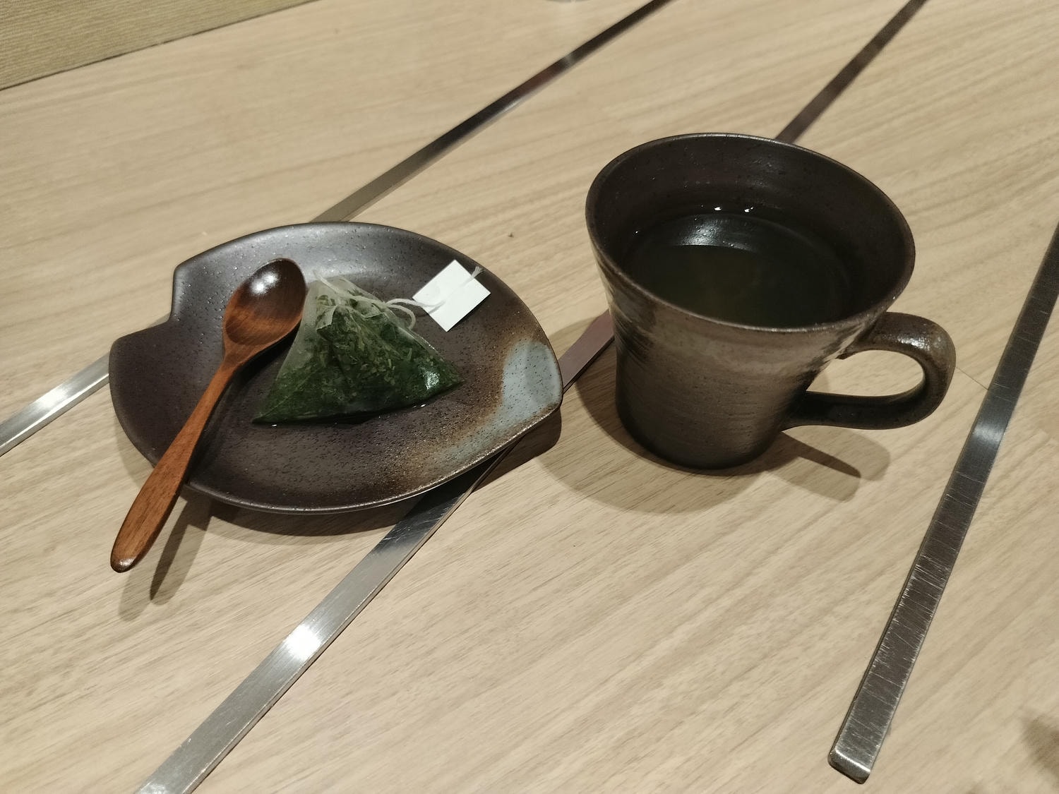 近畿三重旅遊┃親子最愛!!夢想的賽車牆面「主題鈴鹿賽車場飯店」直通賽車場樂園 天然溫泉自助早晚餐超豐富 免費停車