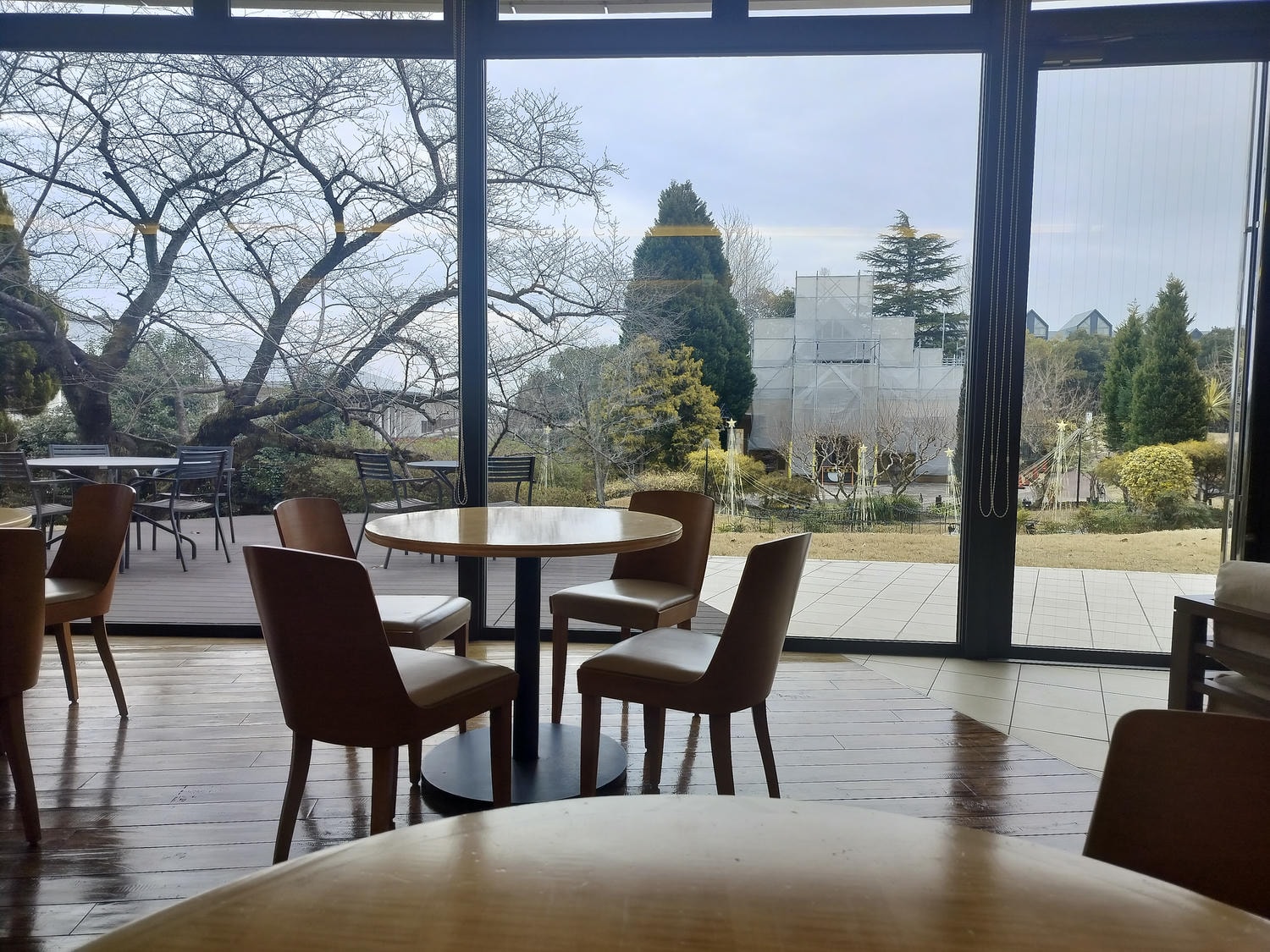 近畿三重旅遊┃親子最愛!!夢想的賽車牆面「主題鈴鹿賽車場飯店」直通賽車場樂園 天然溫泉自助早晚餐超豐富 免費停車