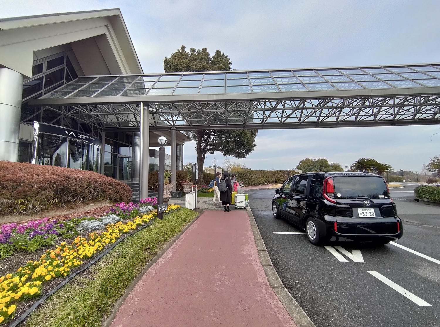 近畿三重旅遊┃親子最愛!!夢想的賽車牆面「主題鈴鹿賽車場飯店」直通賽車場樂園 天然溫泉自助早晚餐超豐富 免費停車