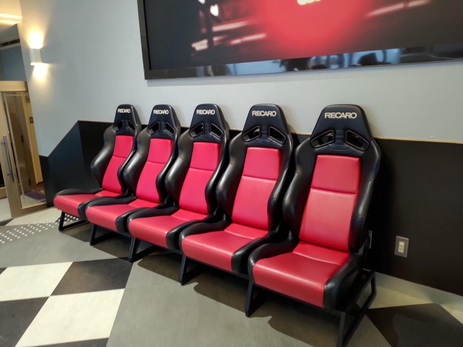 近畿三重旅遊┃親子最愛!!夢想的賽車牆面「主題鈴鹿賽車場飯店」直通賽車場樂園 天然溫泉自助早晚餐超豐富 免費停車