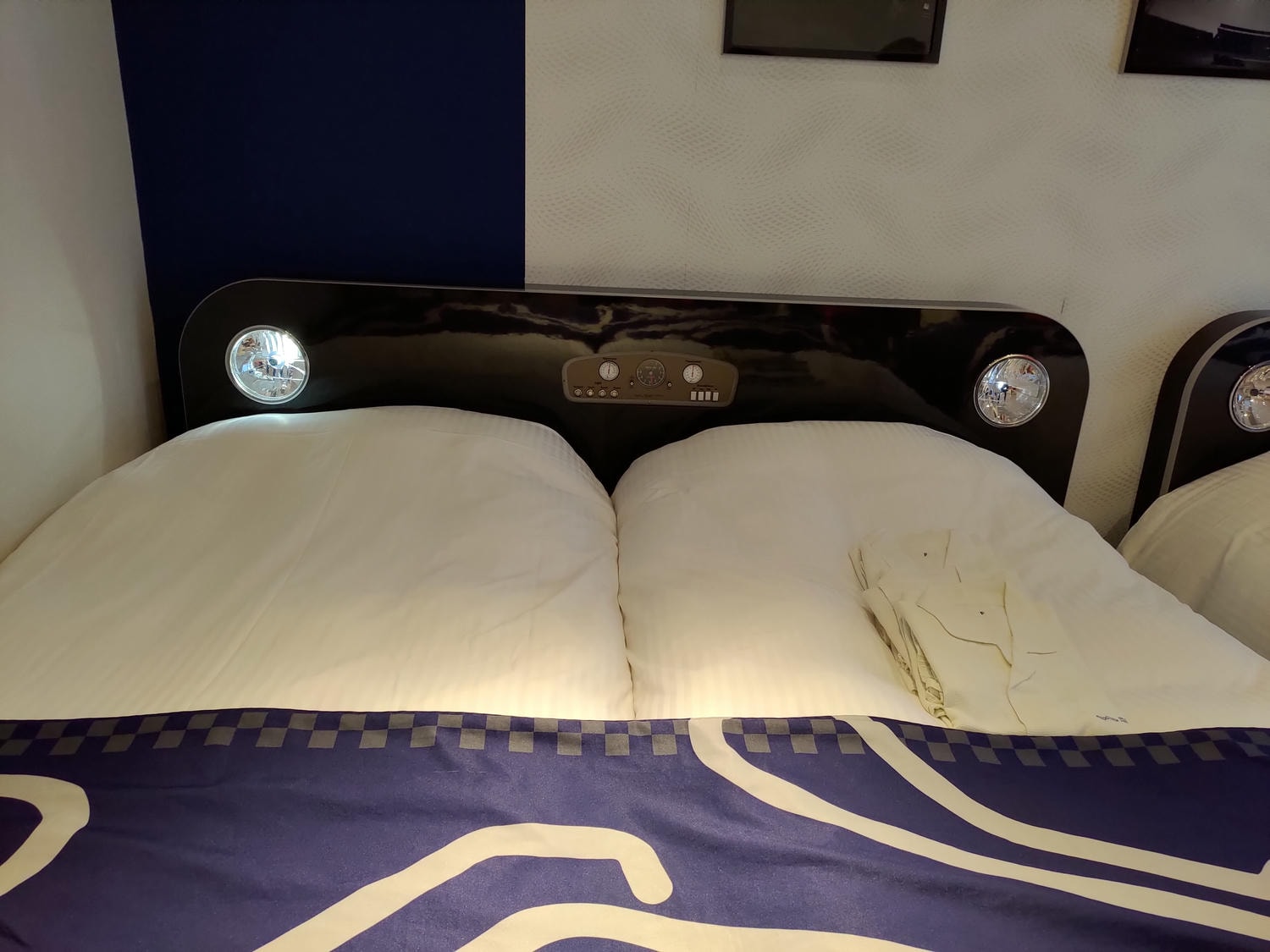 近畿三重旅遊┃親子最愛!!夢想的賽車牆面「主題鈴鹿賽車場飯店」直通賽車場樂園 天然溫泉自助早晚餐超豐富 免費停車