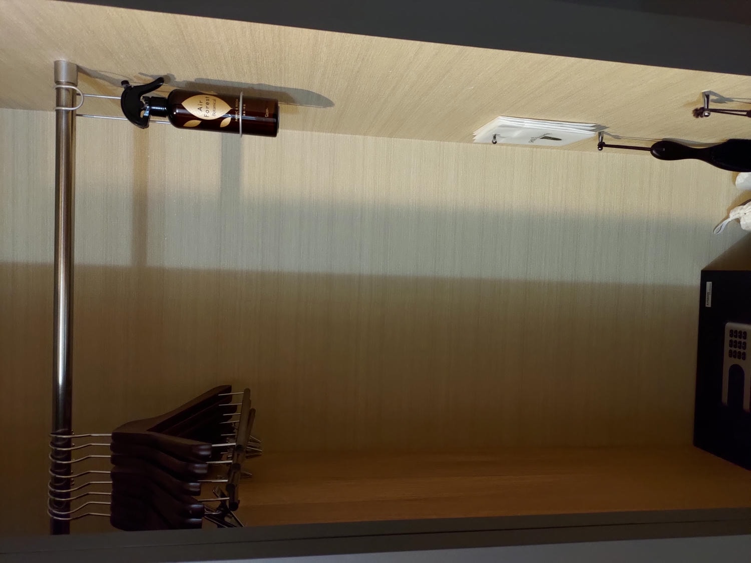 近畿三重旅遊┃親子最愛!!夢想的賽車牆面「主題鈴鹿賽車場飯店」直通賽車場樂園 天然溫泉自助早晚餐超豐富 免費停車