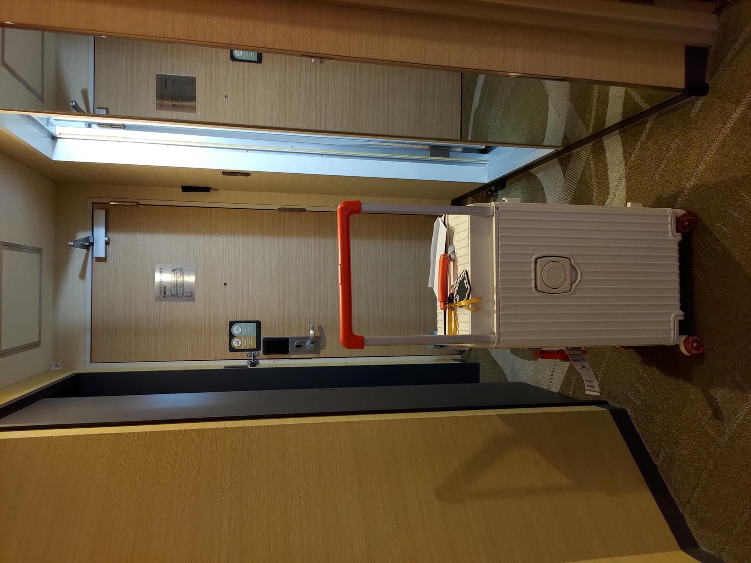 近畿三重旅遊┃親子最愛!!夢想的賽車牆面「主題鈴鹿賽車場飯店」直通賽車場樂園 天然溫泉自助早晚餐超豐富 免費停車