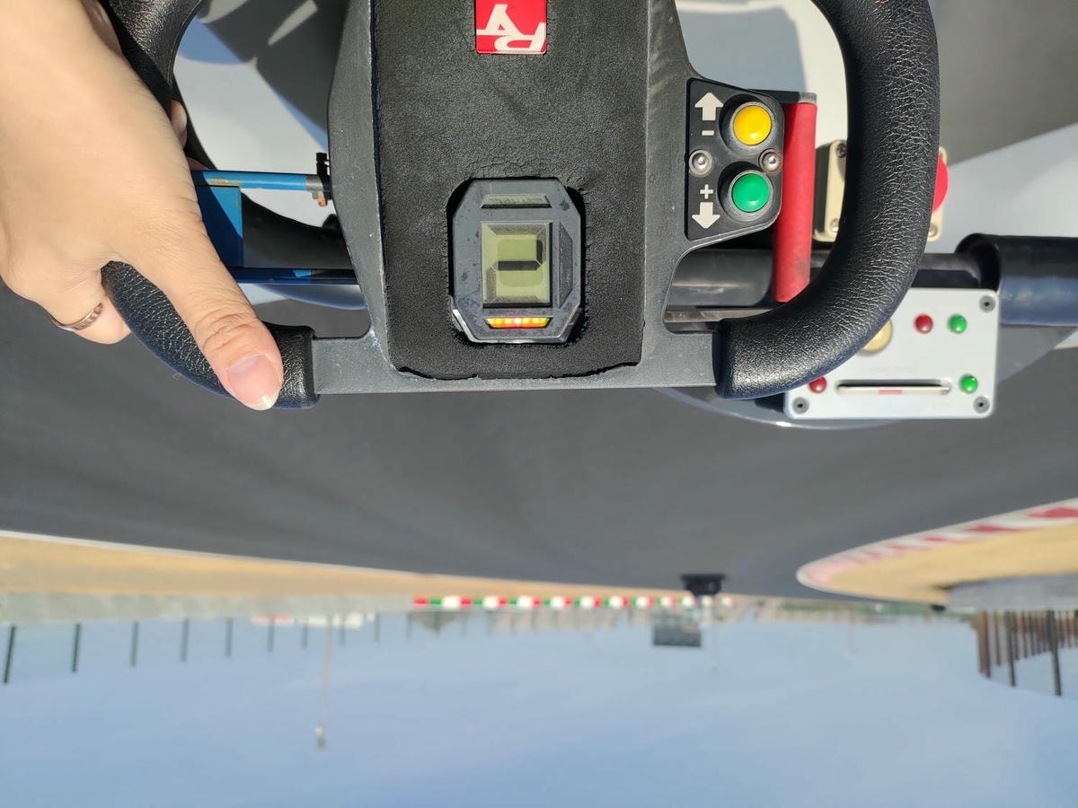 近畿三重┃「鈴鹿賽車場樂園」全介紹 大人小孩車車天堂一日護照 F1賽道賽車開起來 酷奇拉小鎮 VIP休息室 日本親子樂園