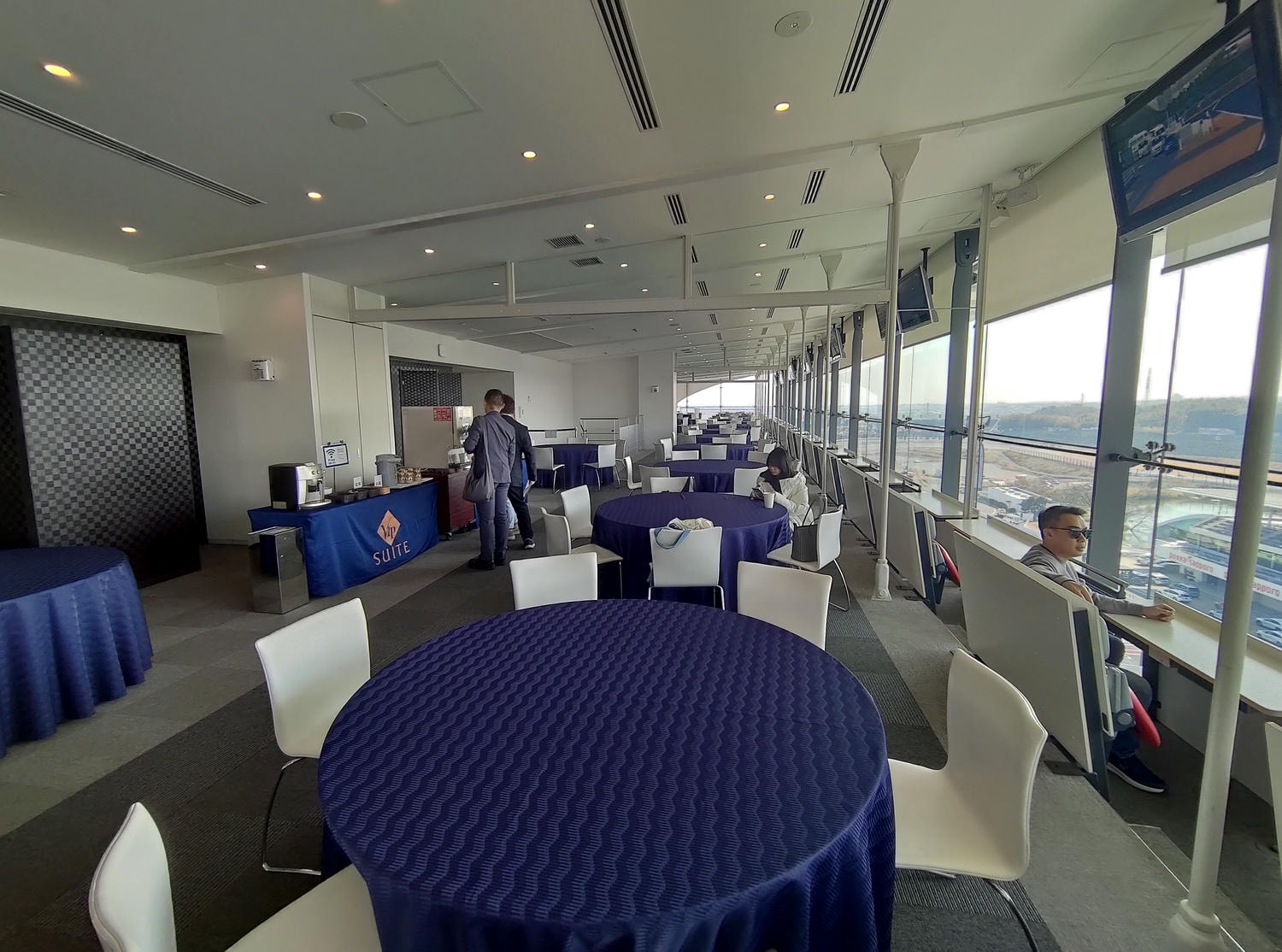 近畿三重┃「鈴鹿賽車場樂園」全介紹 大人小孩車車天堂一日護照 F1賽道賽車開起來 酷奇拉小鎮 VIP休息室 日本親子樂園