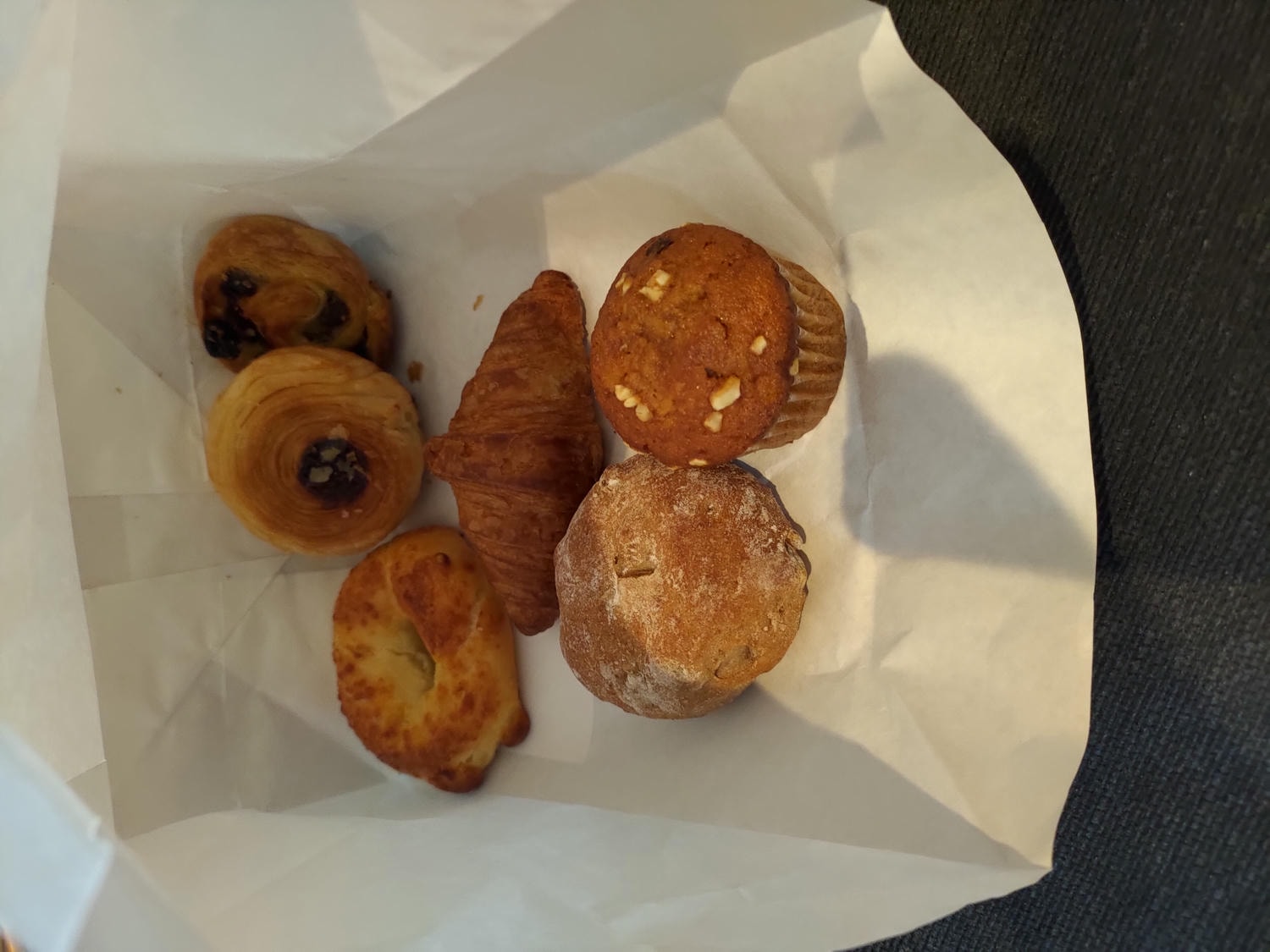 近畿三重旅遊┃親子最愛!!夢想的賽車牆面「主題鈴鹿賽車場飯店」直通賽車場樂園 天然溫泉自助早晚餐超豐富 免費停車