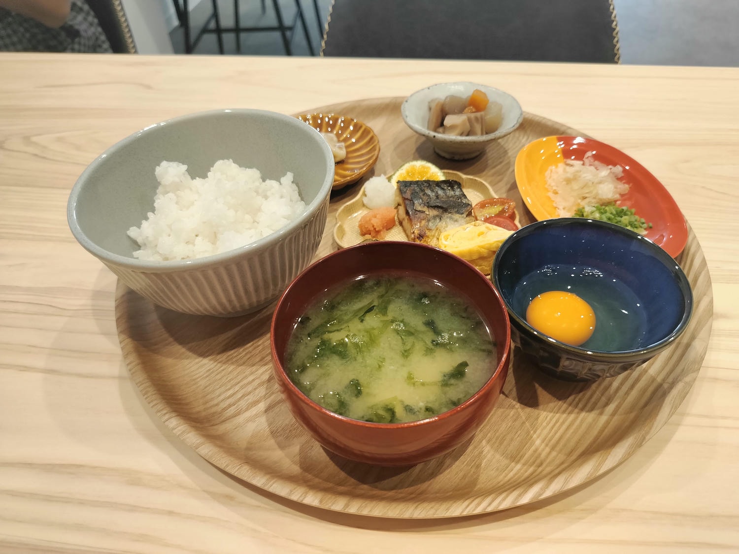 熊本天草住宿┃簡約檜木主題旅館ヒノキノホテル(𝐇𝐈𝐍𝐎𝐊𝐈𝐍𝐎 𝐇𝐎𝐓𝐄𝐋)可停車有早餐 天草自由行 天草自駕