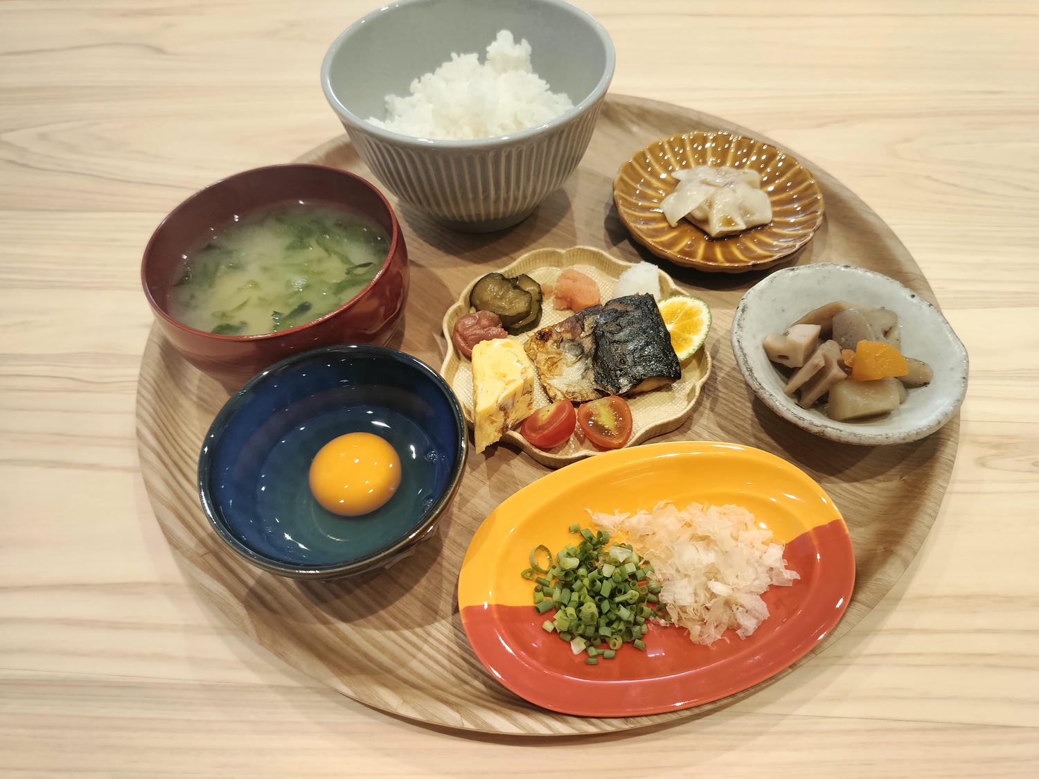 熊本天草住宿┃簡約檜木主題旅館ヒノキノホテル(𝐇𝐈𝐍𝐎𝐊𝐈𝐍𝐎 𝐇𝐎𝐓𝐄𝐋)可停車有早餐 天草自由行 天草自駕