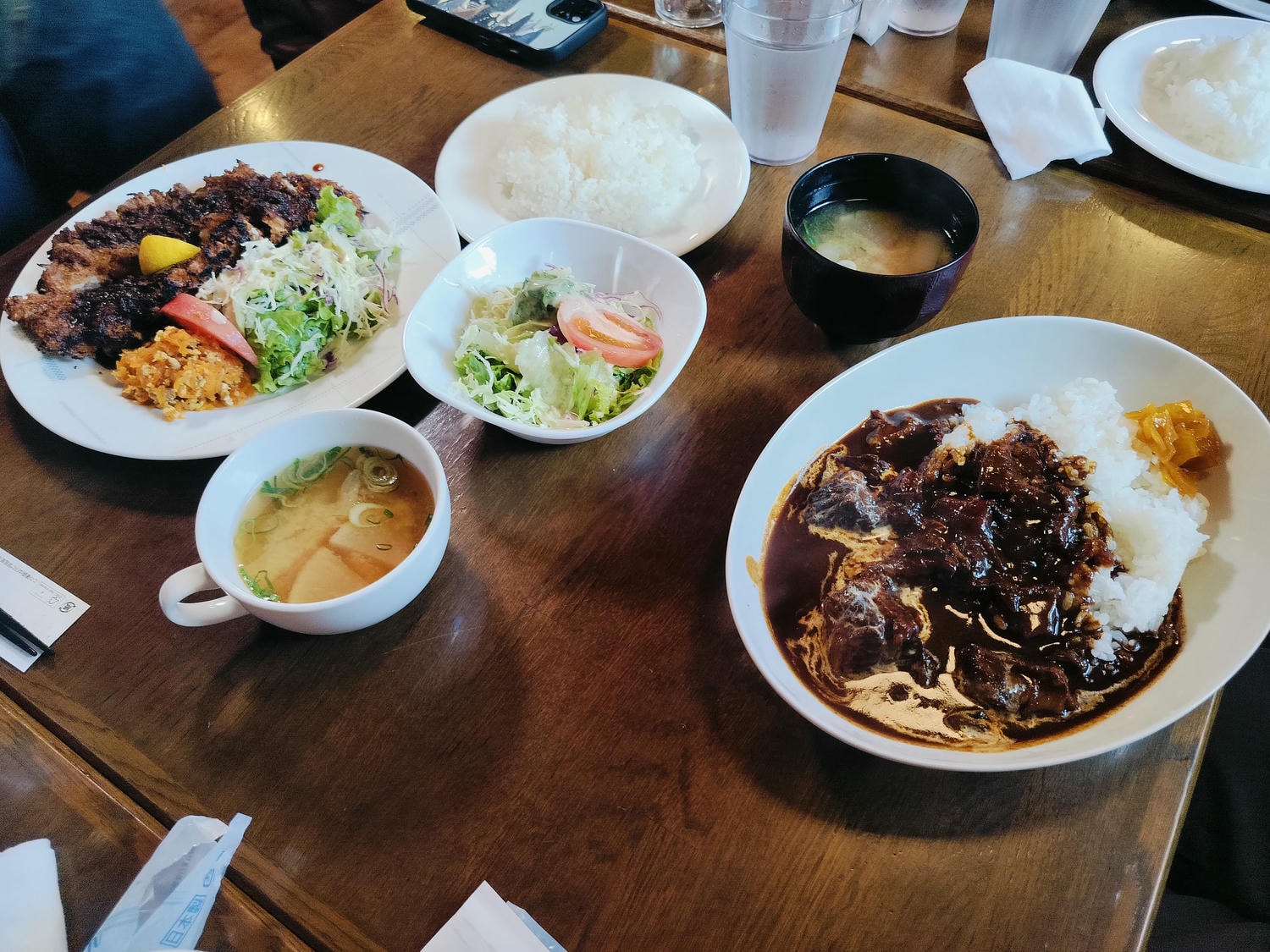 鳥取餐廳┃口袋名單 洋食家Tabito價格優惠份量大CP值超高 濃厚咖哩定食超喜歡 小木屋家庭風 機車族推薦