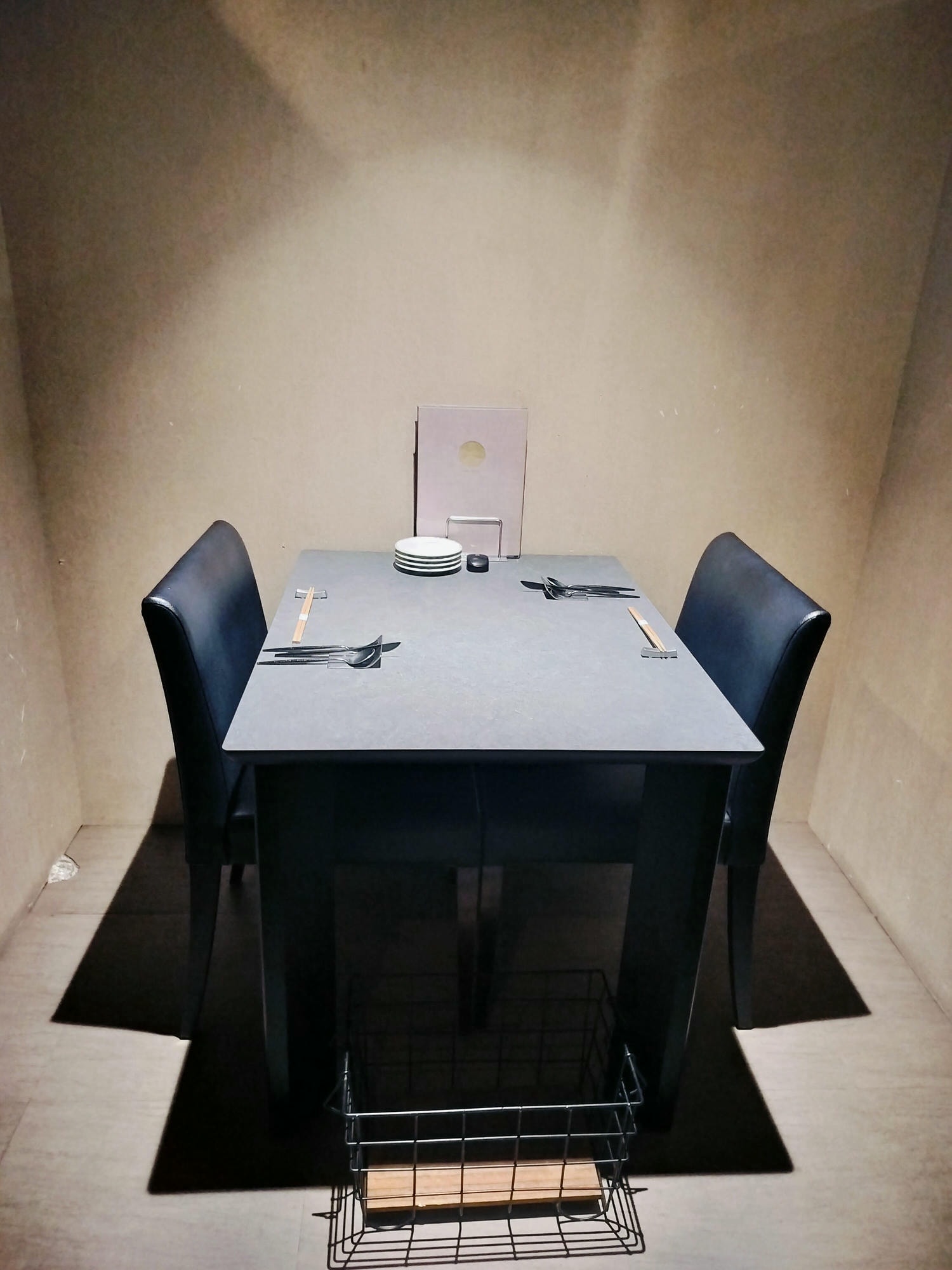 鳥取餐廳┃JR鳥取走3分 鳥取市「肉料理 Nick」和牛饗宴有包廂 金色牛雕像超吸睛 鳥取自由行 鳥取美食