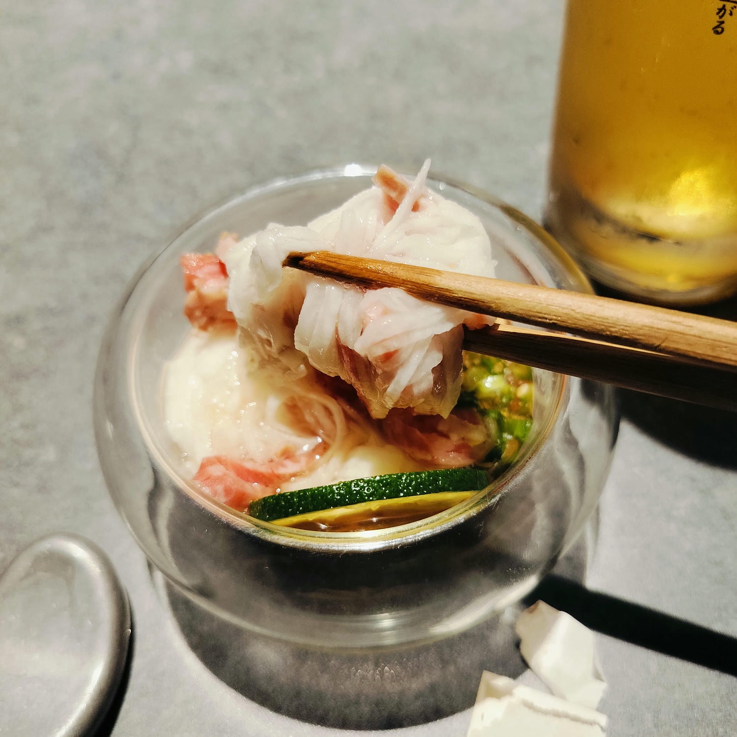 鳥取餐廳┃JR鳥取走3分 鳥取市「肉料理 Nick」和牛饗宴有包廂 金色牛雕像超吸睛 鳥取自由行 鳥取美食