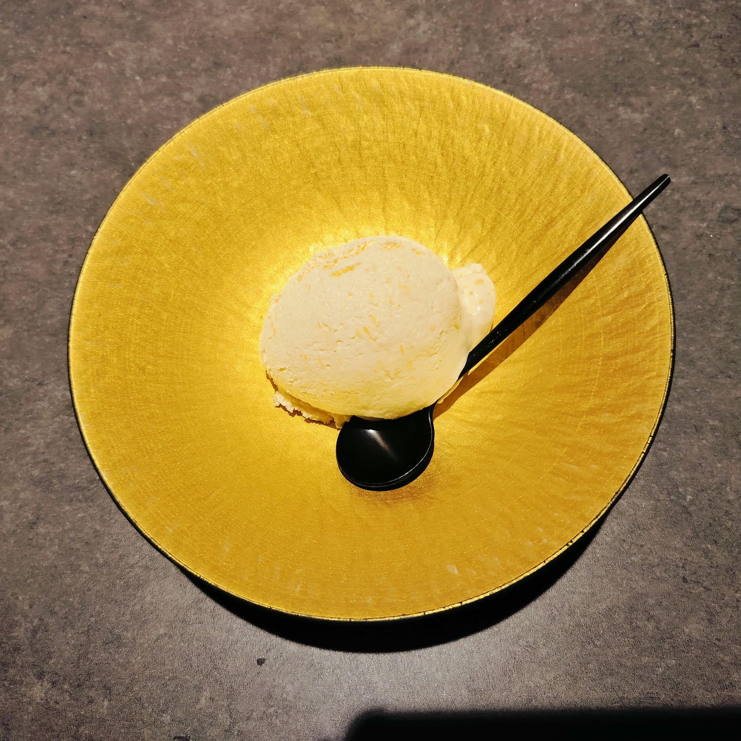 鳥取餐廳┃JR鳥取走3分 鳥取市「肉料理 Nick」和牛饗宴有包廂 金色牛雕像超吸睛 鳥取自由行 鳥取美食