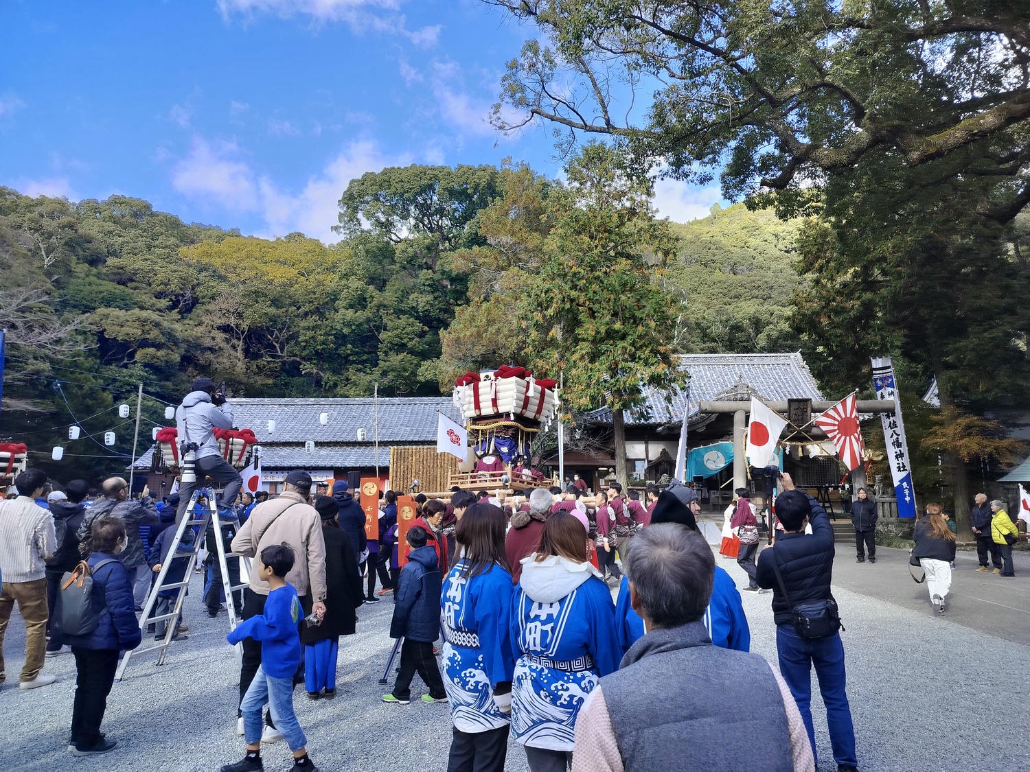 四國祭典┃與張泰山一家參加德島縣日和佐八幡神社祭典!扛驕刻竹燈打太鼓看撞驕 遊山箱晚餐賞花火