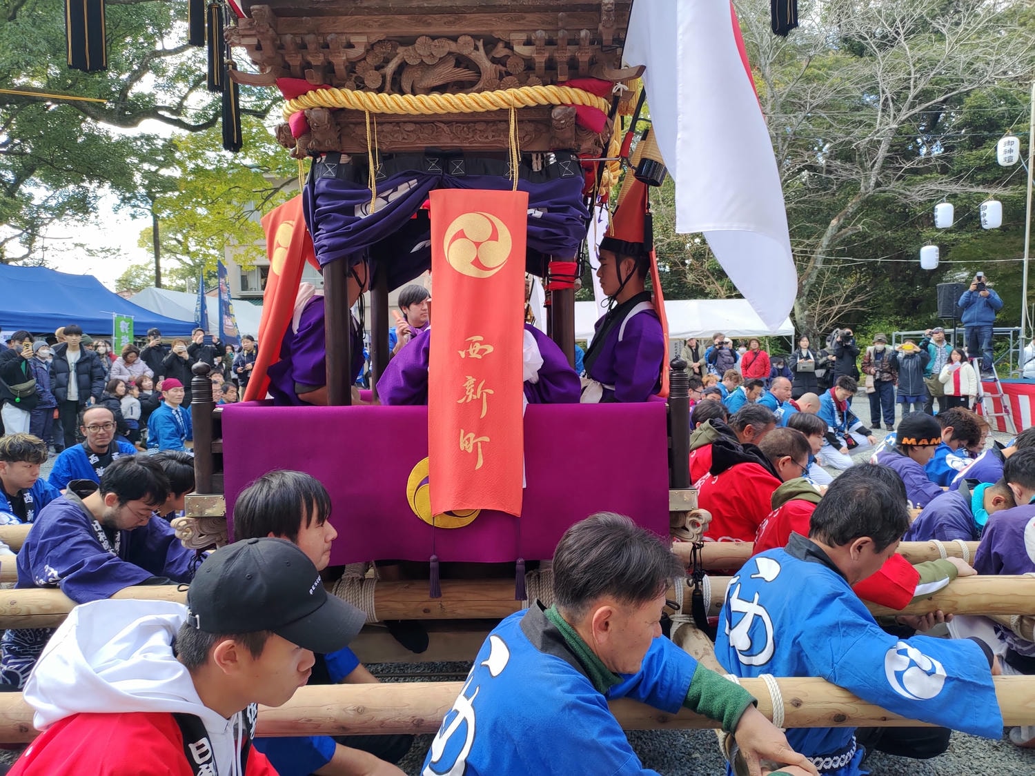 四國祭典┃與張泰山一家參加德島縣日和佐八幡神社祭典!扛驕刻竹燈打太鼓看撞驕 遊山箱晚餐賞花火