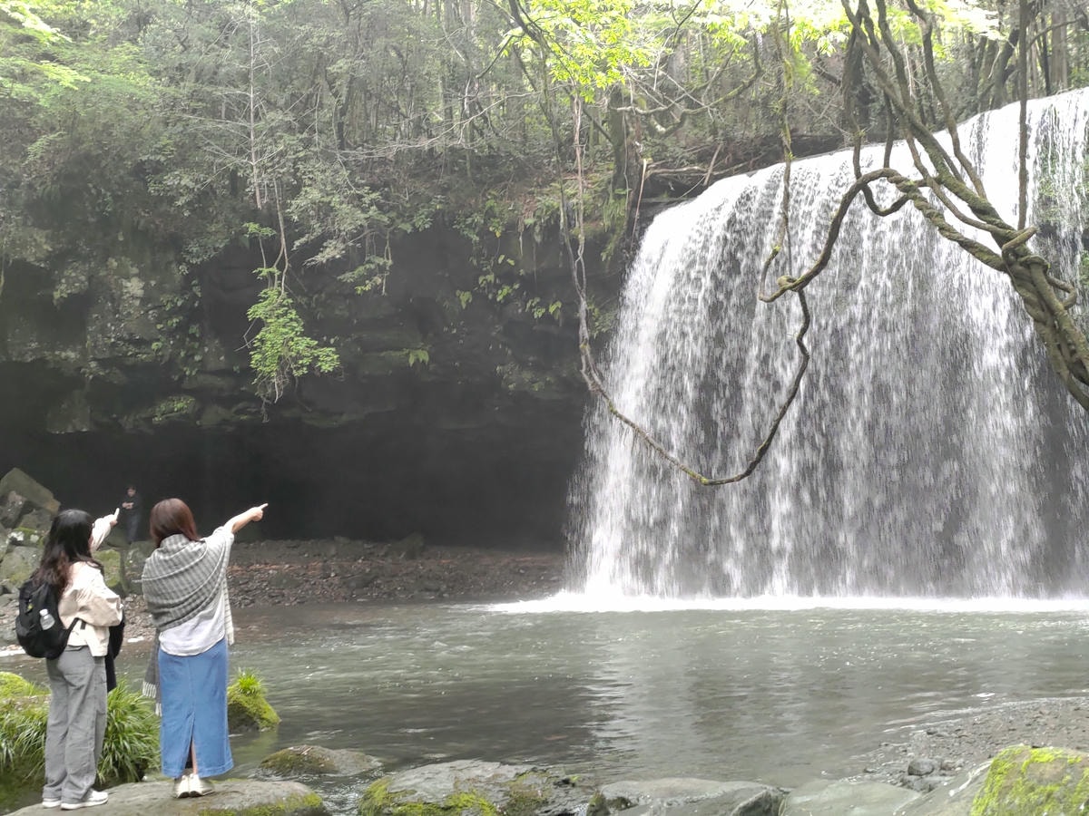 熊本景點┃熊本必訪!水面簾幕猛烈湍急「鍋瀑布」阿蘇小國町大自然藝術品阿蘇自由行 熊本自駕 - 第7張圖 熊本景點┃熊本必訪!水面簾幕猛烈湍急「鍋瀑布」阿蘇小國町大自然藝術品阿蘇自由行 熊本自駕