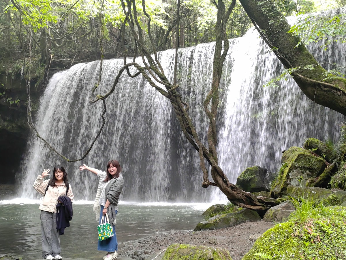 熊本景點┃熊本必訪!水面簾幕猛烈湍急「鍋瀑布」阿蘇小國町大自然藝術品阿蘇自由行 熊本自駕 - 第8張圖 熊本景點┃熊本必訪!水面簾幕猛烈湍急「鍋瀑布」阿蘇小國町大自然藝術品阿蘇自由行 熊本自駕