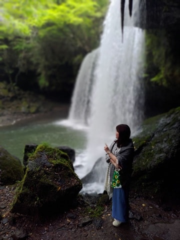 熊本景點┃熊本必訪!水面簾幕猛烈湍急「鍋瀑布」阿蘇小國町大自然藝術品阿蘇自由行 熊本自駕 - 第19張圖 熊本景點┃熊本必訪!水面簾幕猛烈湍急「鍋瀑布」阿蘇小國町大自然藝術品阿蘇自由行 熊本自駕