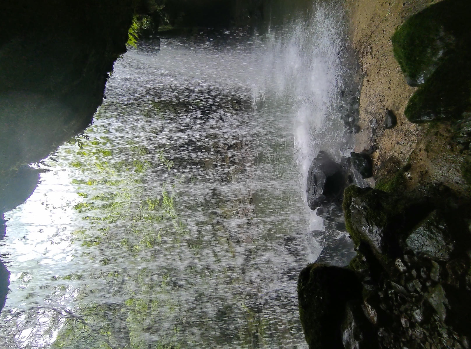 熊本景點┃熊本必訪!水面簾幕猛烈湍急「鍋瀑布」阿蘇小國町大自然藝術品阿蘇自由行 熊本自駕 - 第11張圖 熊本景點┃熊本必訪!水面簾幕猛烈湍急「鍋瀑布」阿蘇小國町大自然藝術品阿蘇自由行 熊本自駕
